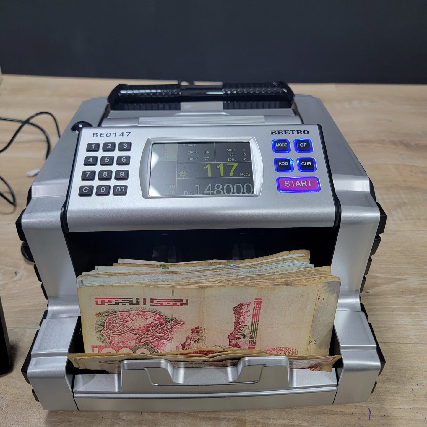 ألة حساب وكشف التزوير متعددة المهام BEETRO الأصلية بنوعين ,أختر في الأسفل