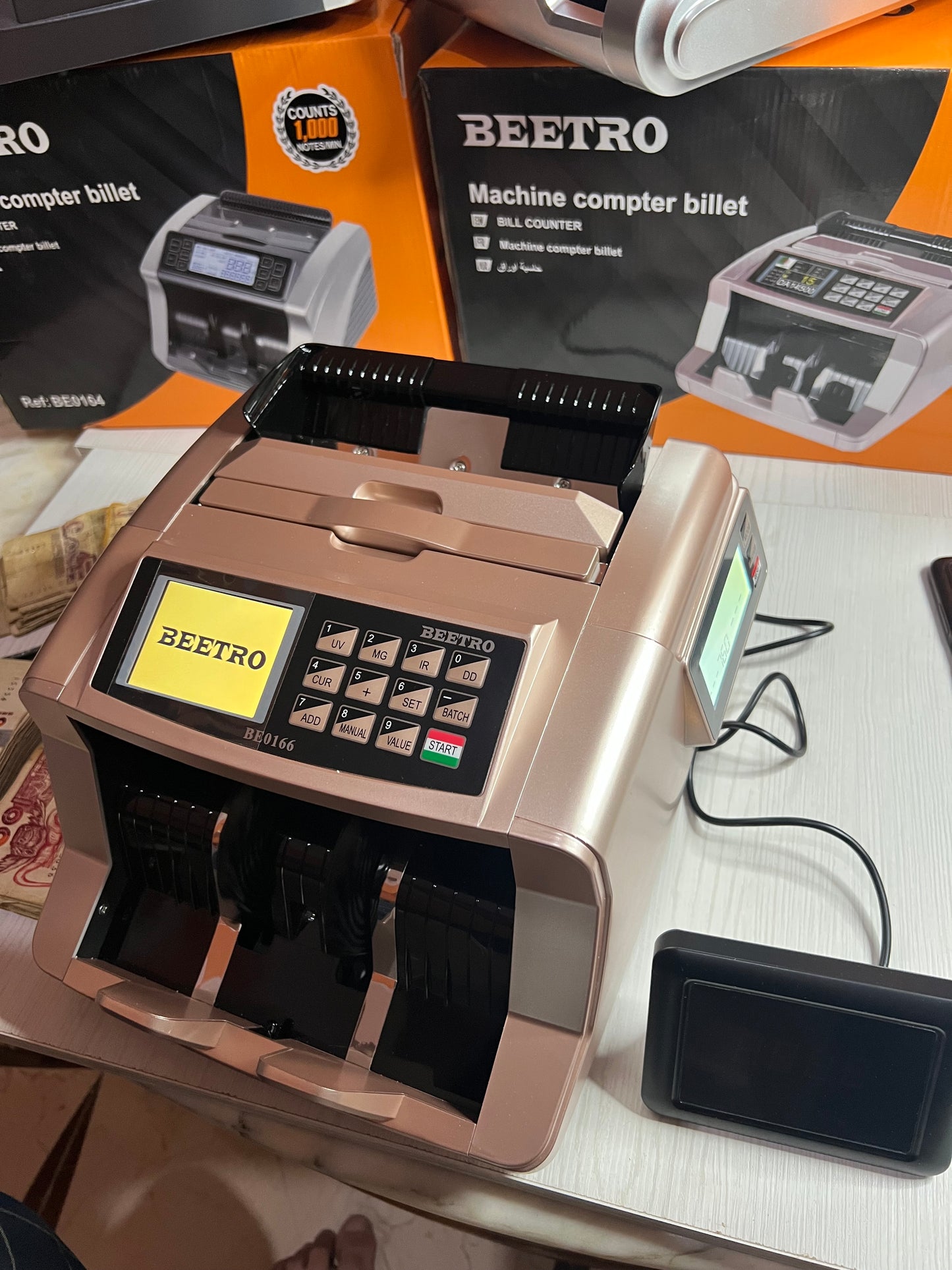 Compeuse et Detecteurs Billet BEETRO 0165 ذهبية اللون 3 فيشار