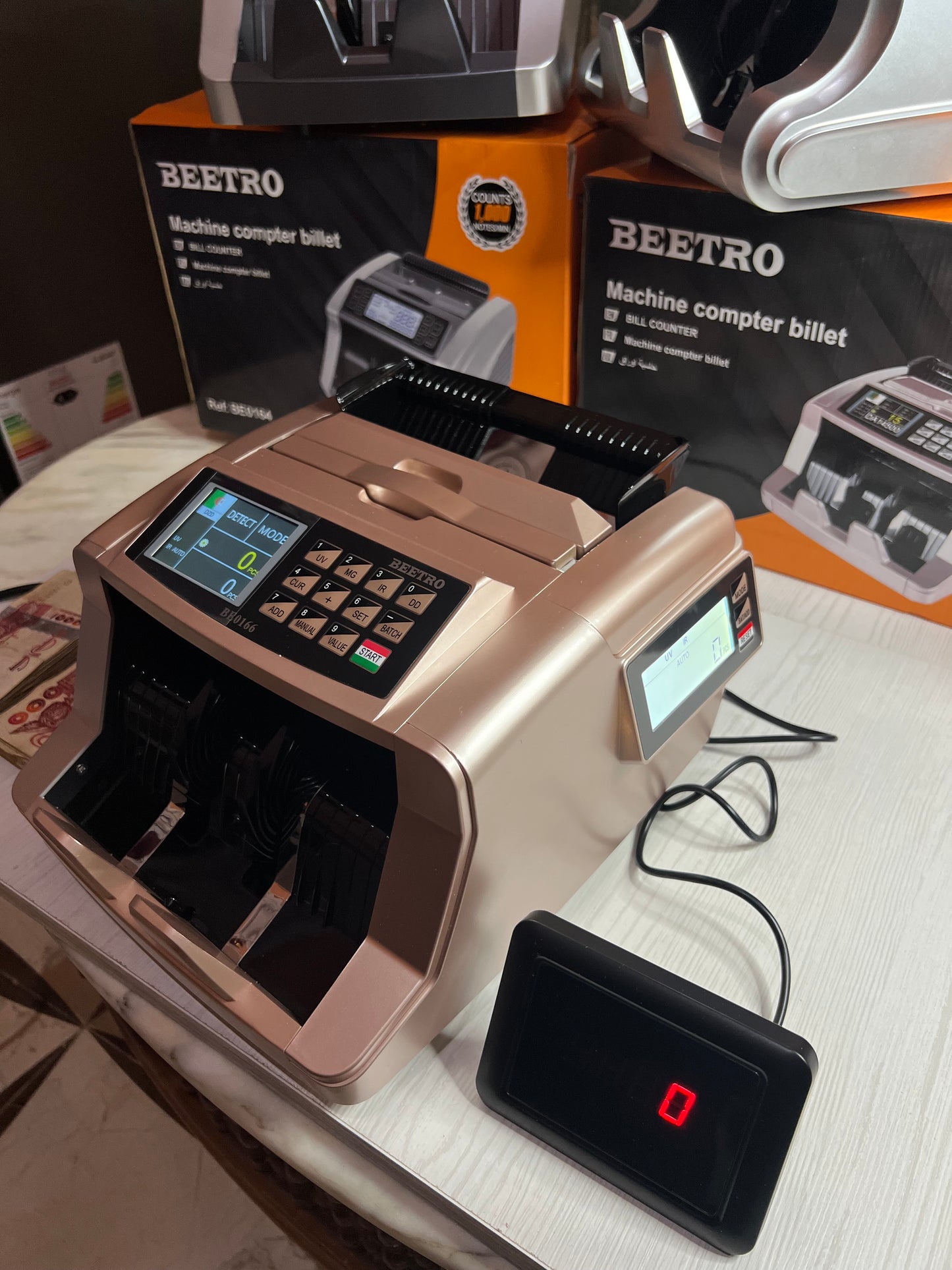Compeuse et Detecteurs Billet BEETRO 0165 ذهبية اللون 3 فيشار