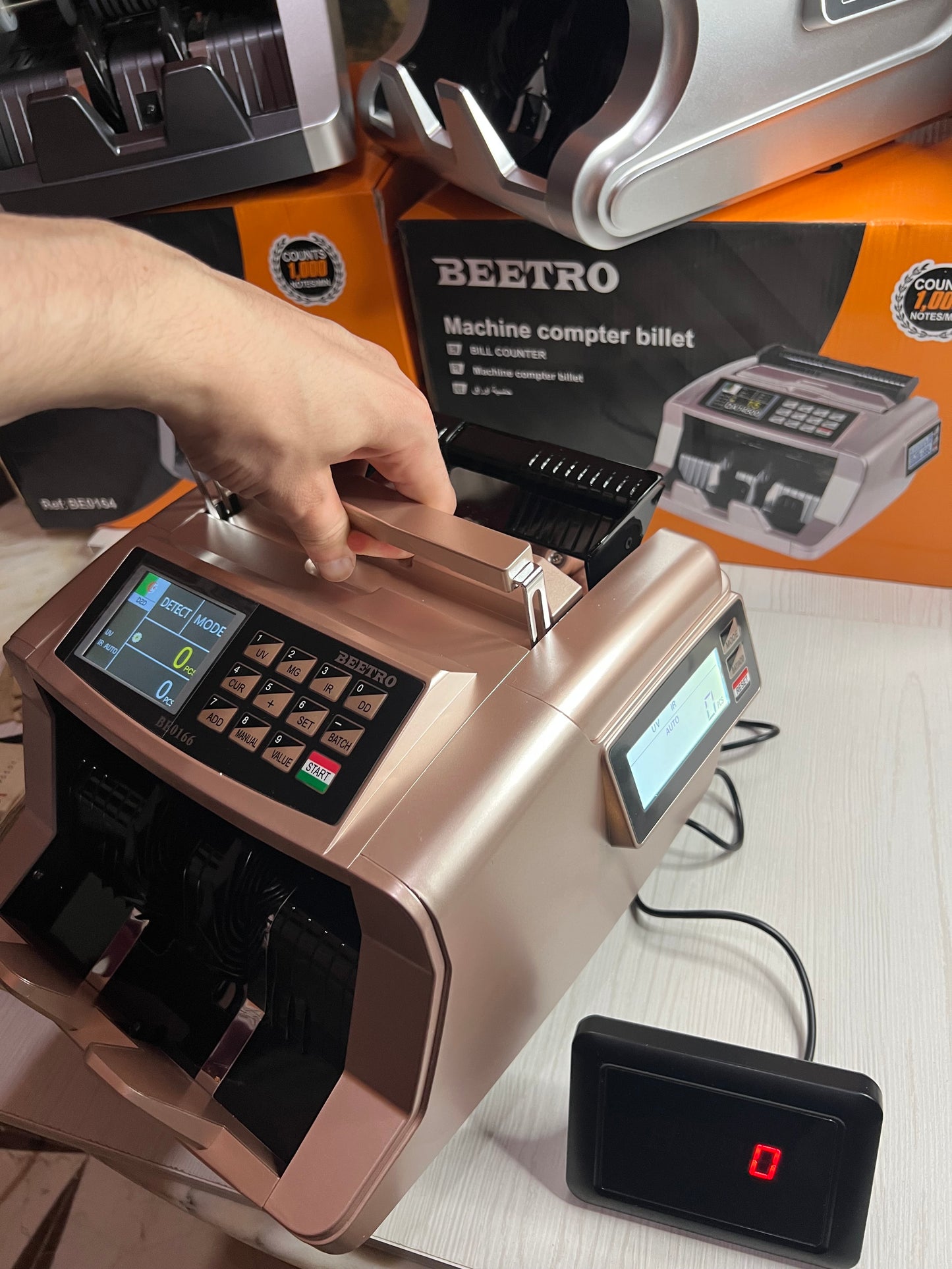 Compeuse et Detecteurs Billet BEETRO 0165 ذهبية اللون 3 فيشار