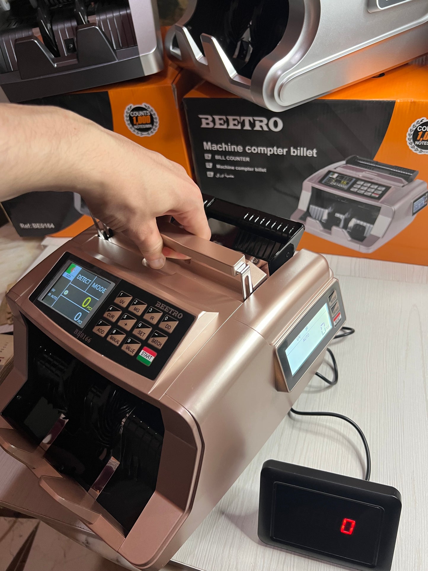Compeuse et Detecteurs Billet BEETRO 0165 ذهبية اللون 3 فيشار