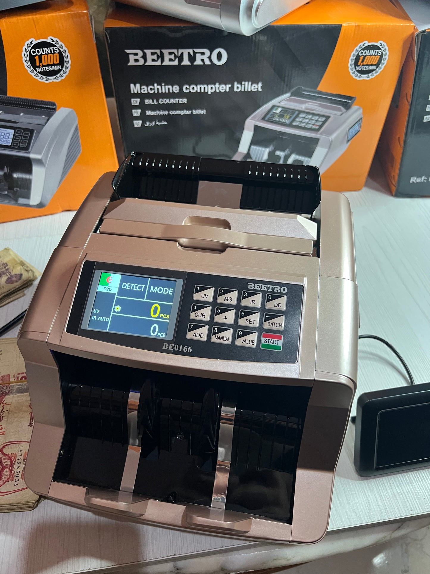 Compeuse et Detecteurs Billet BEETRO 0165 ذهبية اللون 3 فيشار