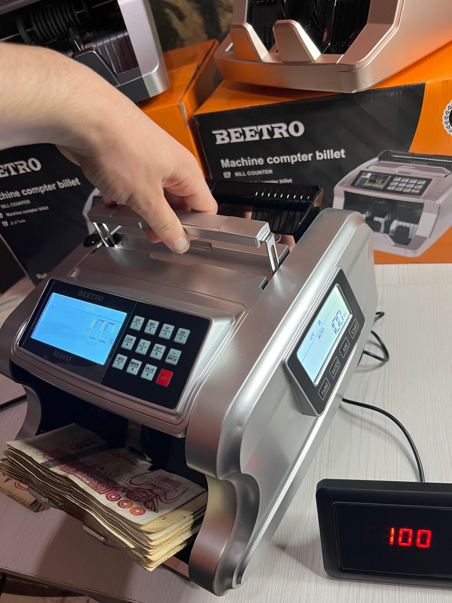 Compeuse et Detecteurs Billet BEETRO 0165 كبيرة3 فيشار