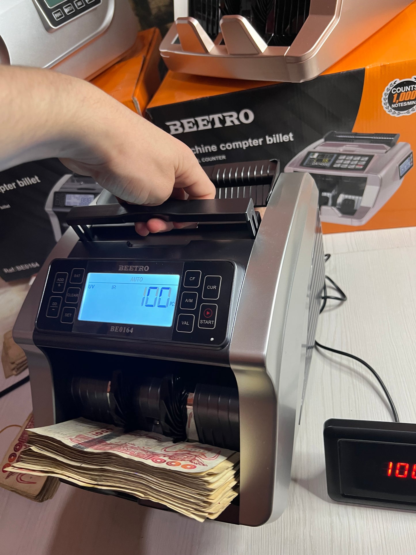 Compeuse et Detecteurs Billet BEETRO 0164 ب 2 فيشار