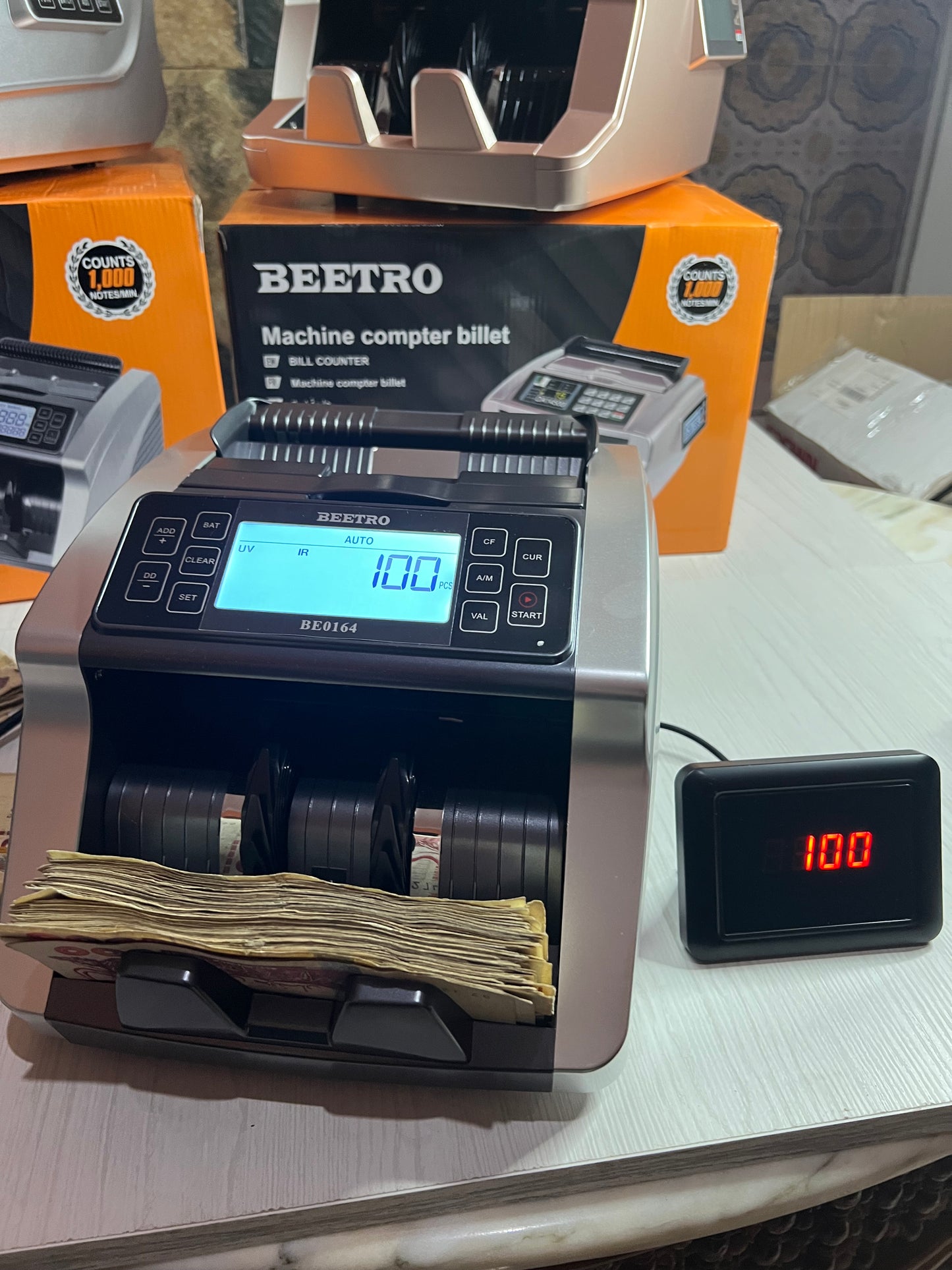 Compeuse et Detecteurs Billet BEETRO 0164 ب 2 فيشار
