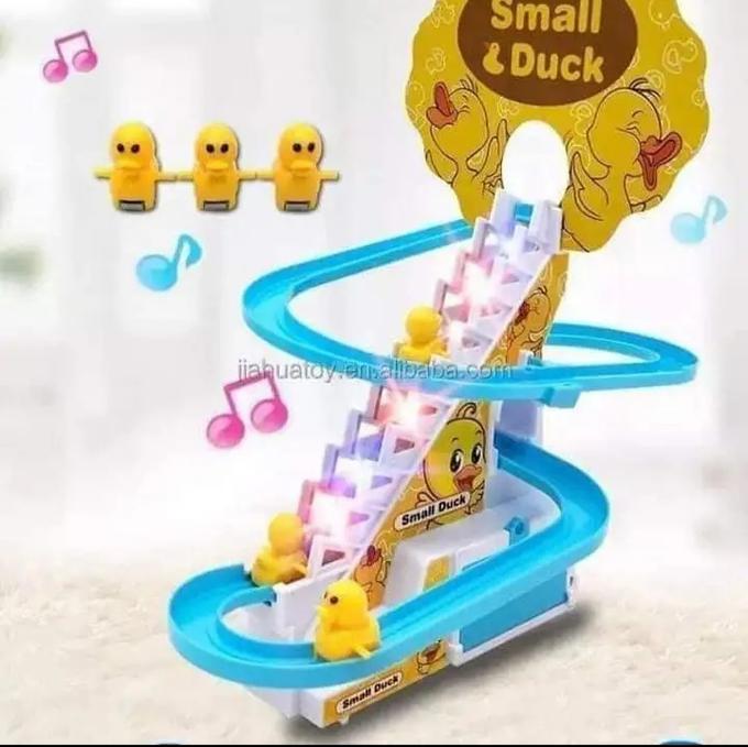 🚨لعبة سباق البط 🐤🐥اللطيف مع الموسيقى🎶 و الأضواء
